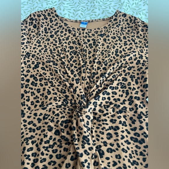 Old Navy Maternity Long-Sleeve Twist-Front Bodycon Dress - cheetah/medium - Picture 4 of 5